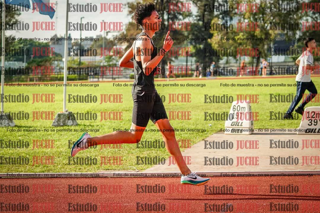 Fotos de los 2000 m con obstáculos de varones