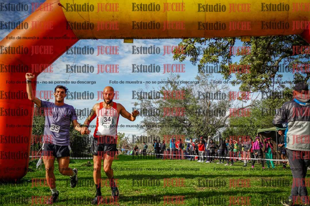Fotos de la llegada del cross de 4000 m - varones