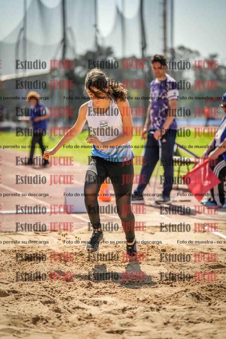 Fotos del salto en largo de mujeres - ambas categorías