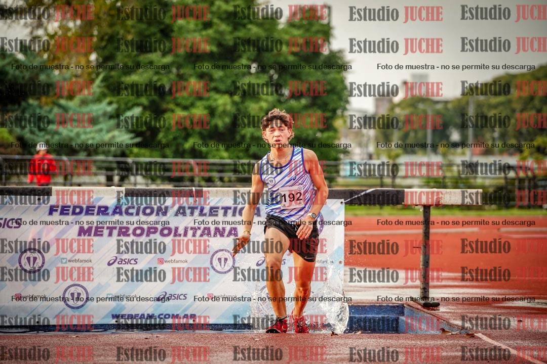 Fotos de los 3000 m con obstáculos de varones