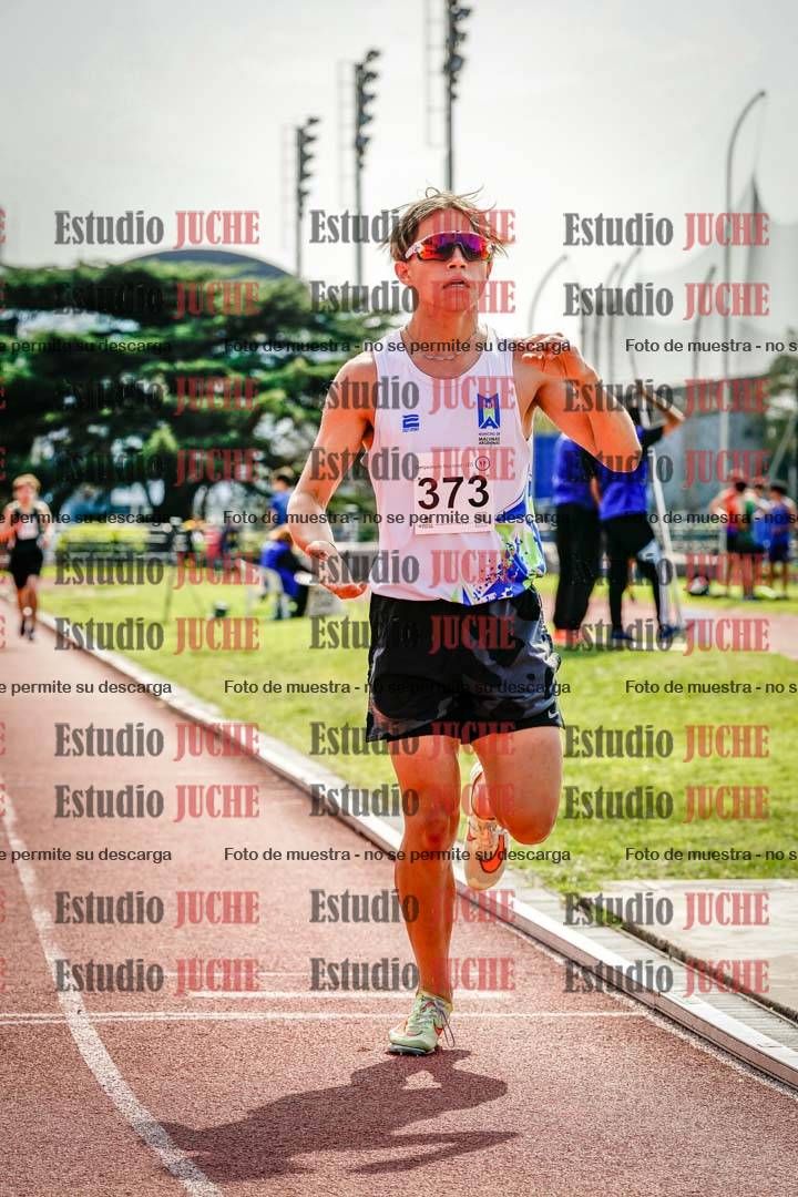Fotos de los 1500 m con obstáculos de varones