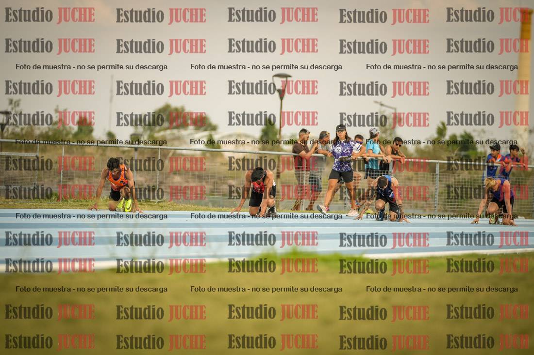 Fotos de los 300 m llanos de varones