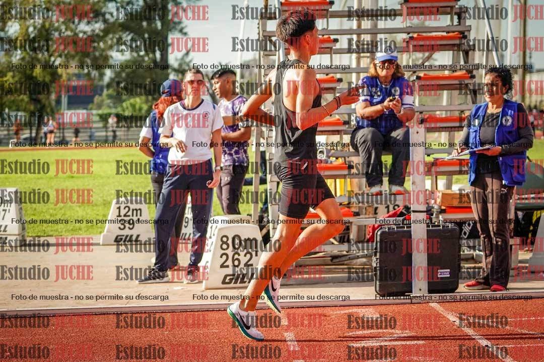 Fotos de los 2000 m con obstáculos de varones