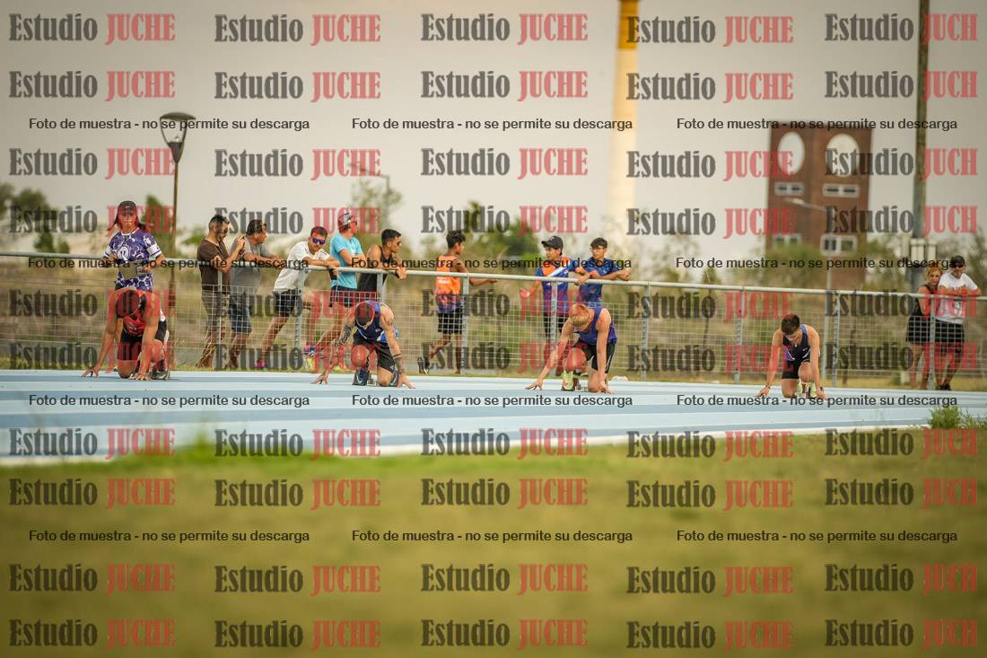 Fotos de los 300 m llanos de varones