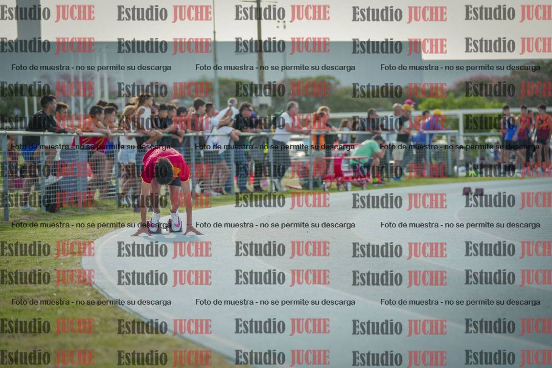 Fotos de los 400 m llanos de varones