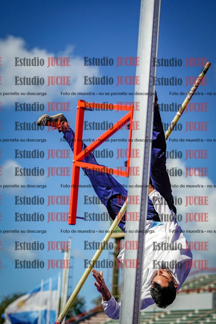 Fotos del salto con garrocha de varones - deca 8