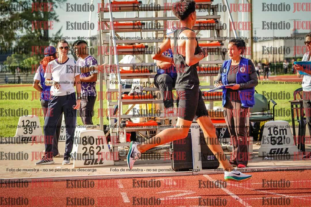Fotos de los 2000 m con obstáculos de varones