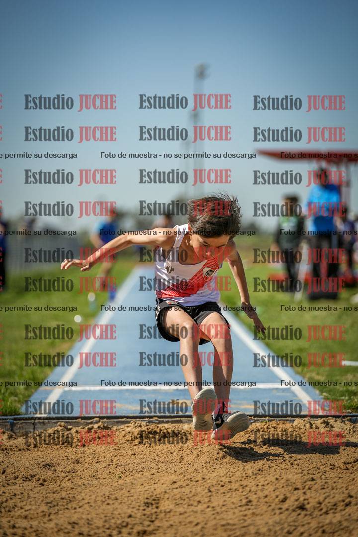 Fotos del salto en largo de varones - U12