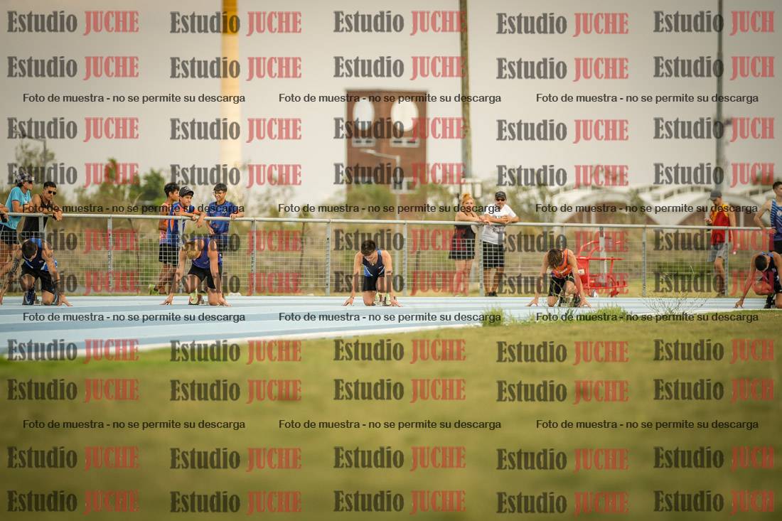 Fotos de los 300 m llanos de varones