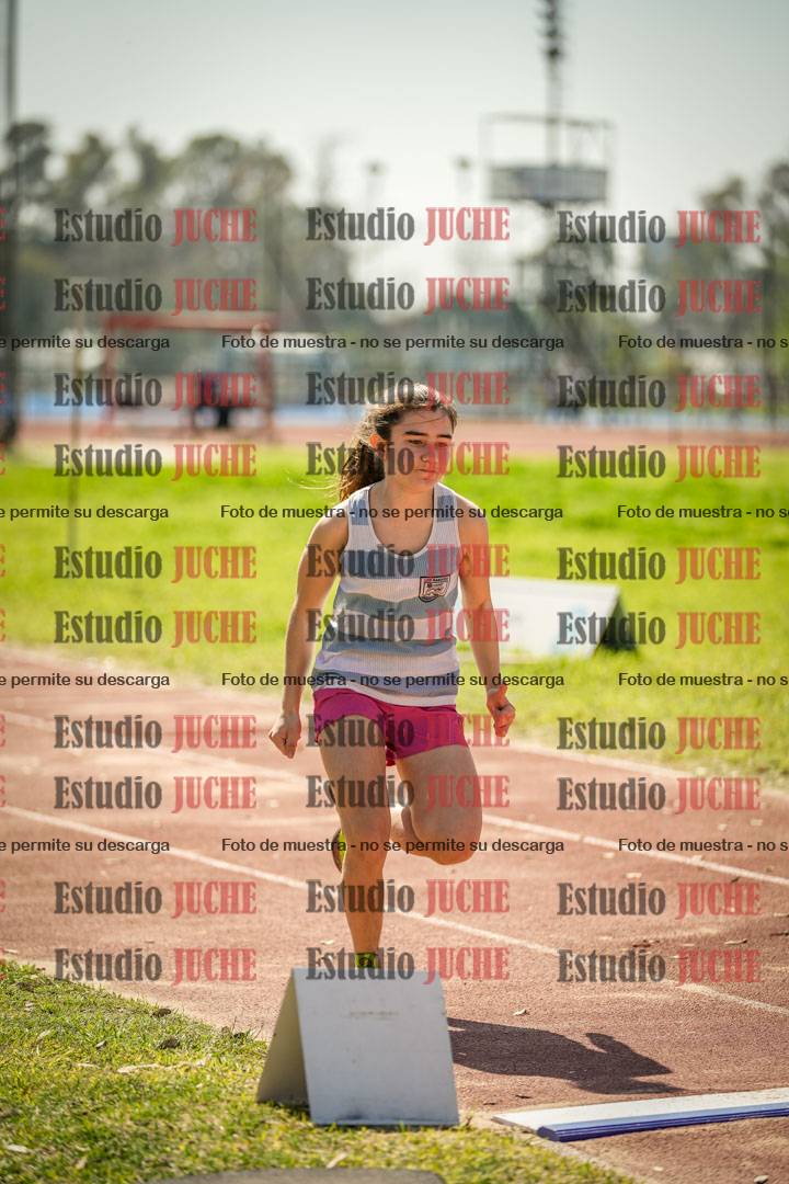 Fotos del salto en largo de mujeres - ambas categorías