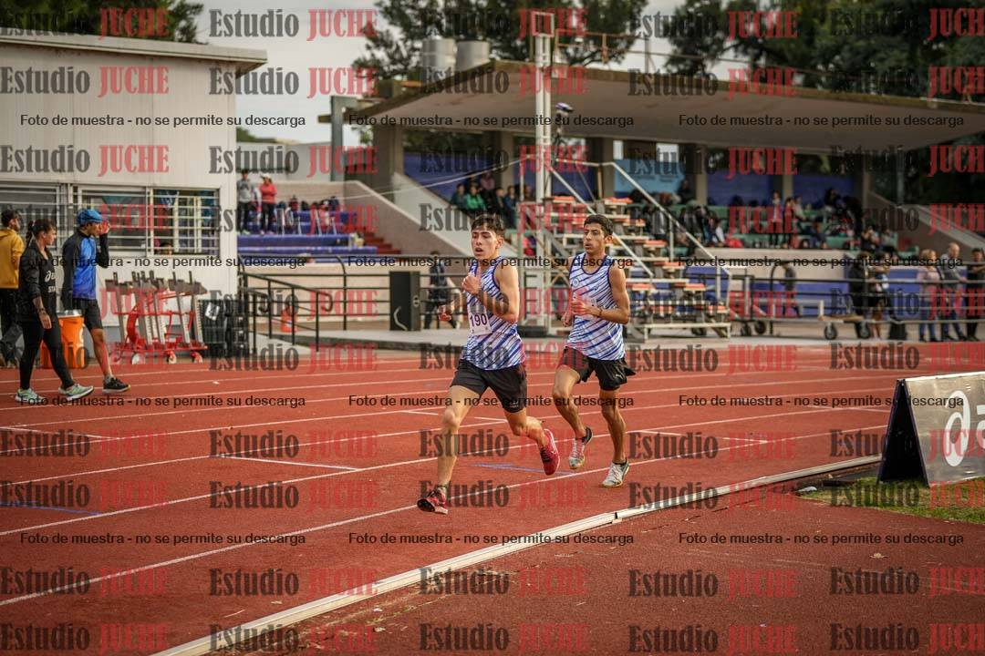 Fotos de los 3000 m con obstáculos de varones