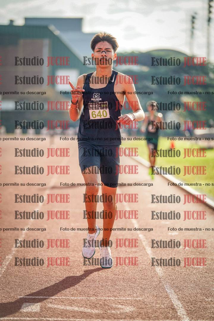 Fotos de los 2000 m con obstáculos de varones