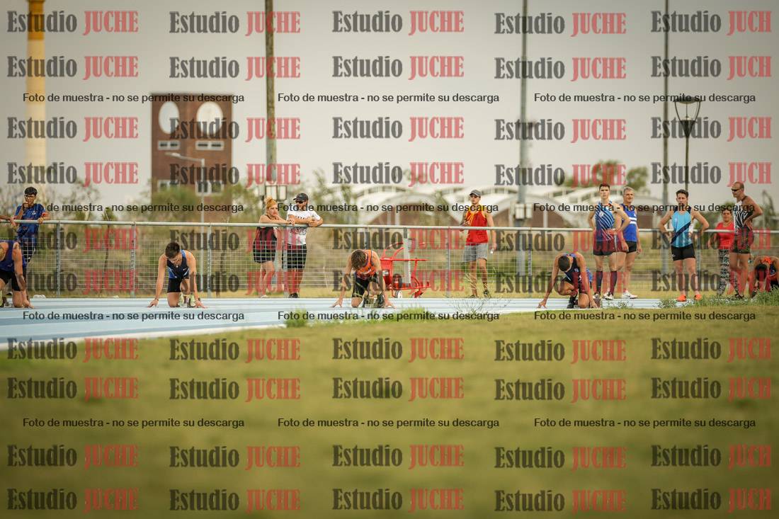 Fotos de los 300 m llanos de varones