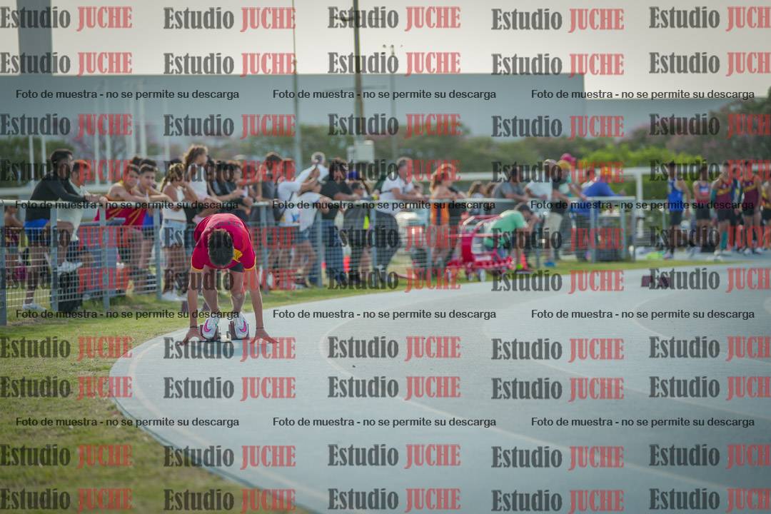 Fotos de los 400 m llanos de varones