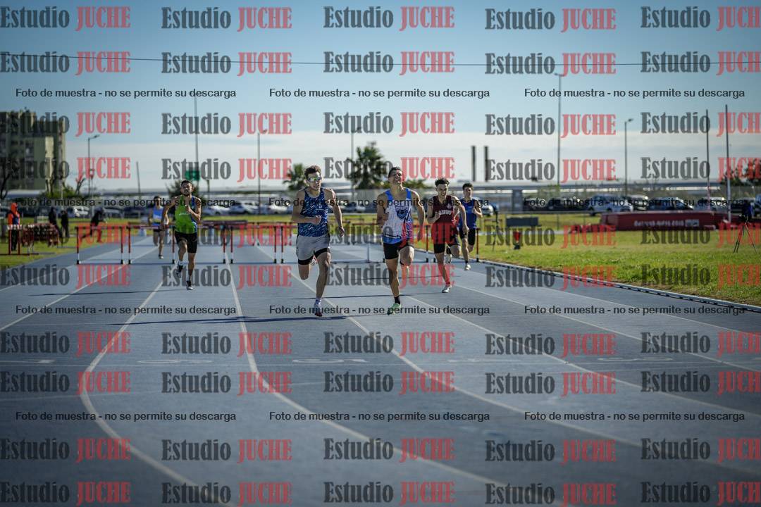 Fotos de los 400 m con vallas de varones