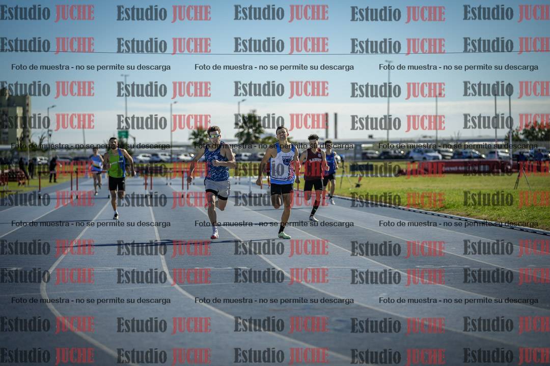 Fotos de los 400 m con vallas de varones