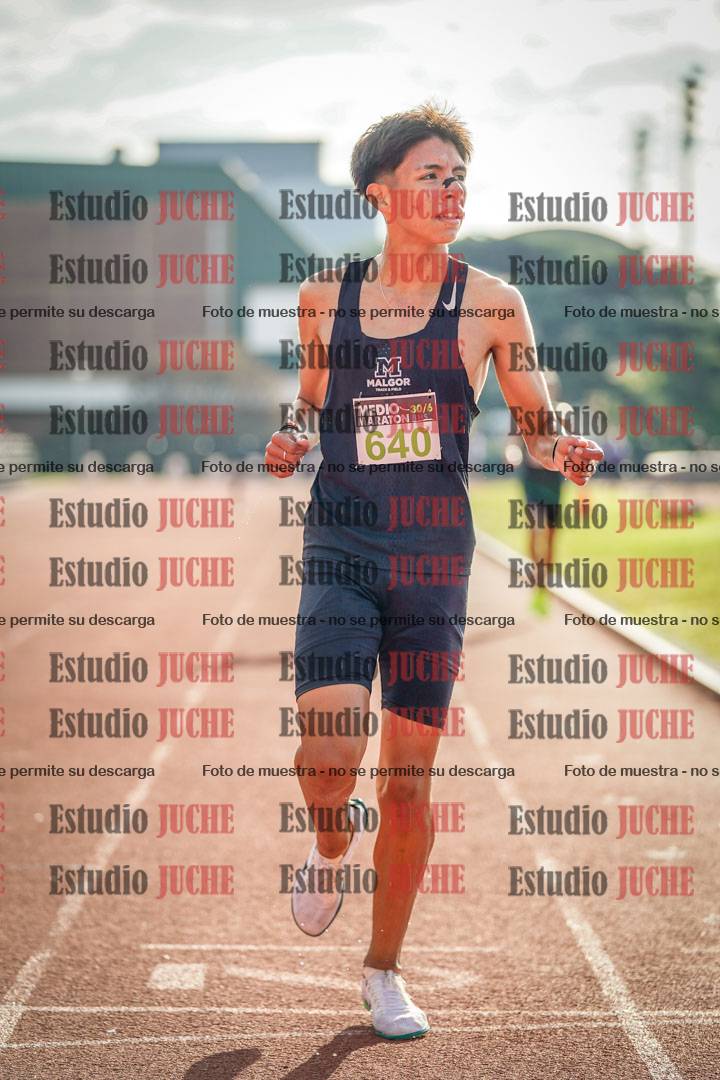 Fotos de los 2000 m con obstáculos de varones