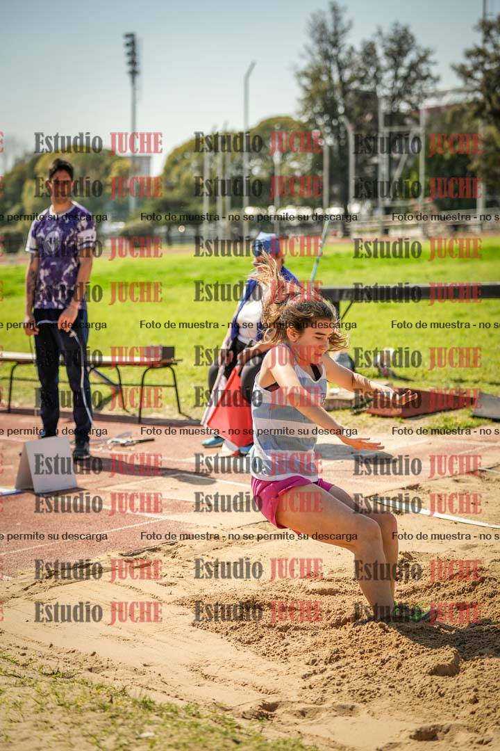 Fotos del salto en largo de mujeres - ambas categorías