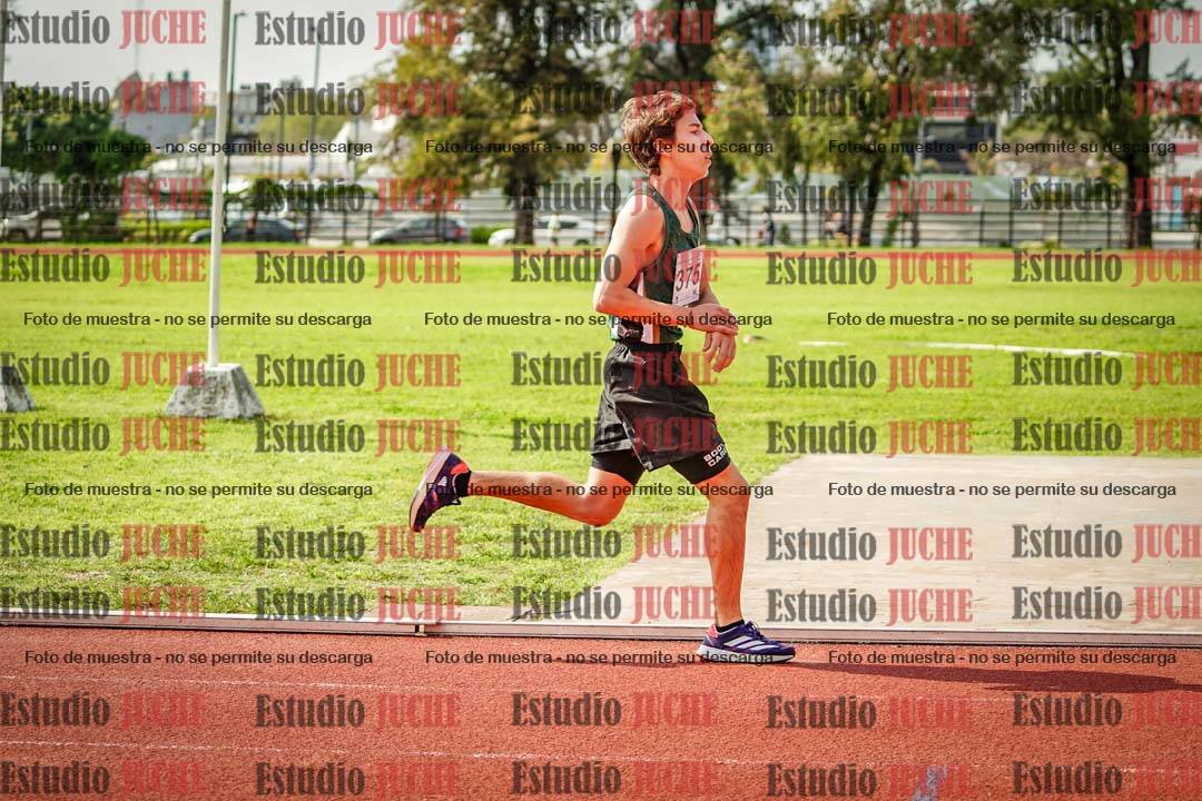 Fotos de los 1500 m con obstáculos de varones