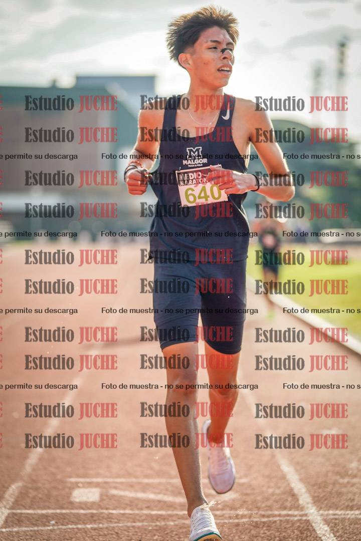Fotos de los 2000 m con obstáculos de varones