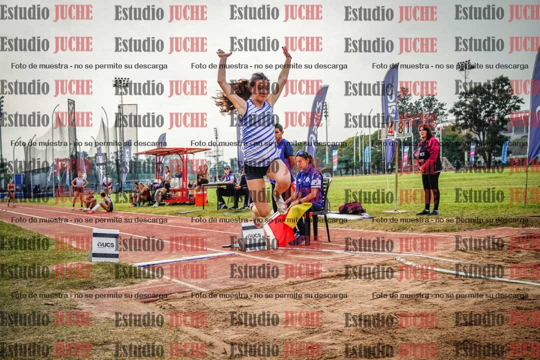 Fotos del salto en largo de mujeres