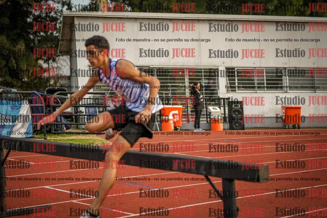 Fotos de los 3000 m con obstáculos de varones