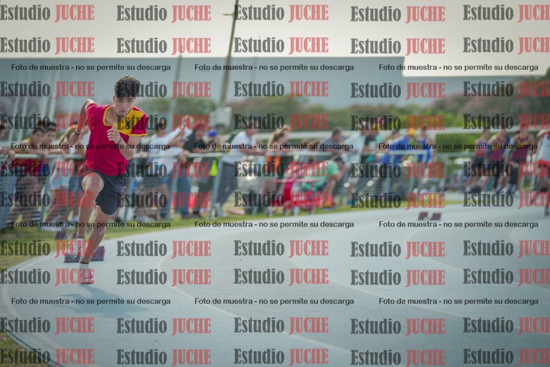 Fotos de los 400 m llanos de varones