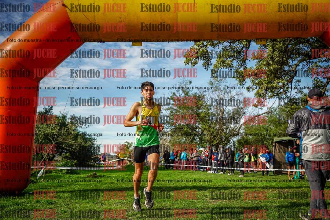 Fotos de la llegada del cross de 4000 m - varones