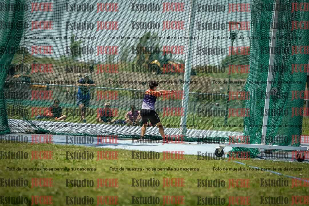Fotos del lanzamiento del martillo de varones