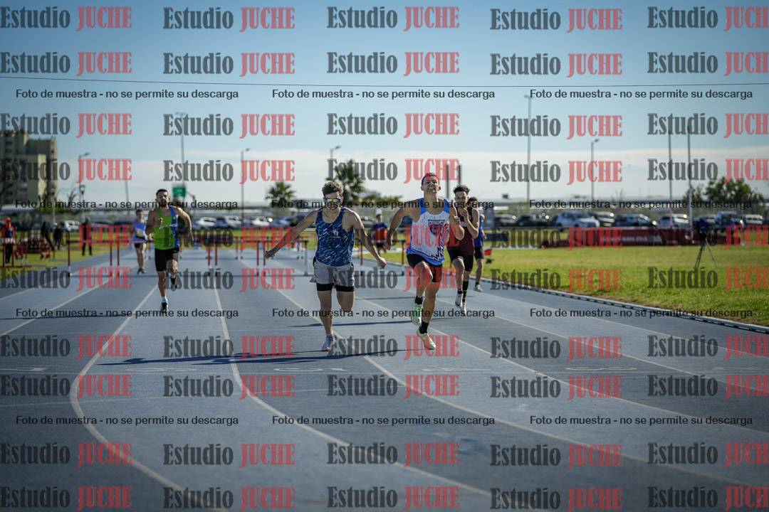 Fotos de los 400 m con vallas de varones