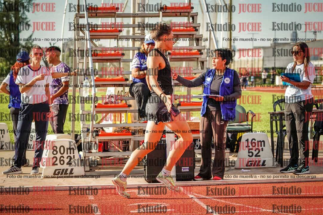 Fotos de los 2000 m con obstáculos de varones