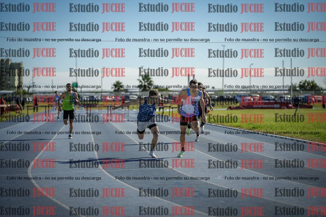 Fotos de los 400 m con vallas de varones
