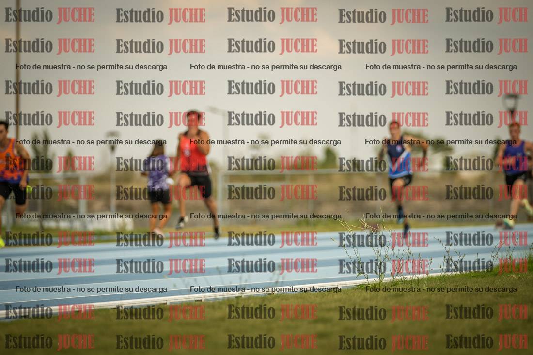 Fotos de los 300 m llanos de varones