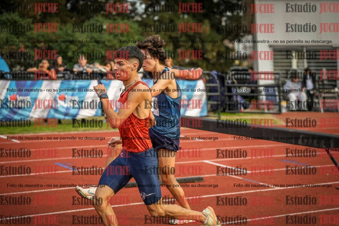 Fotos de los 3000 m con obstáculos de varones