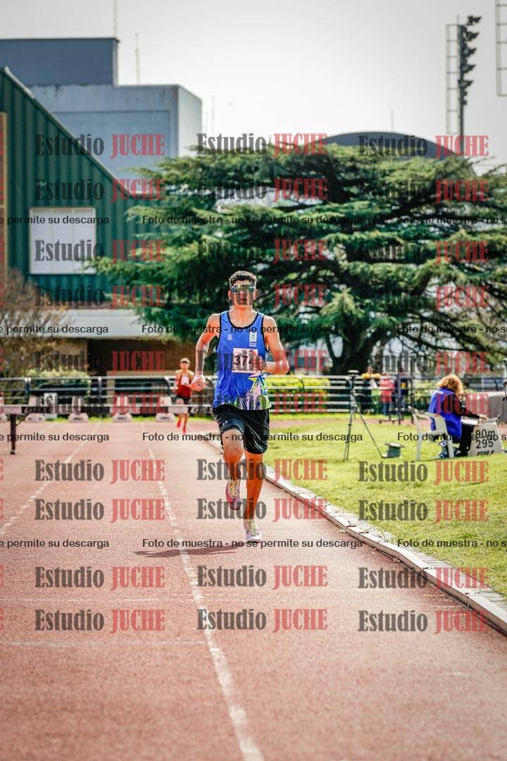 Fotos de los 1500 m con obstáculos de varones