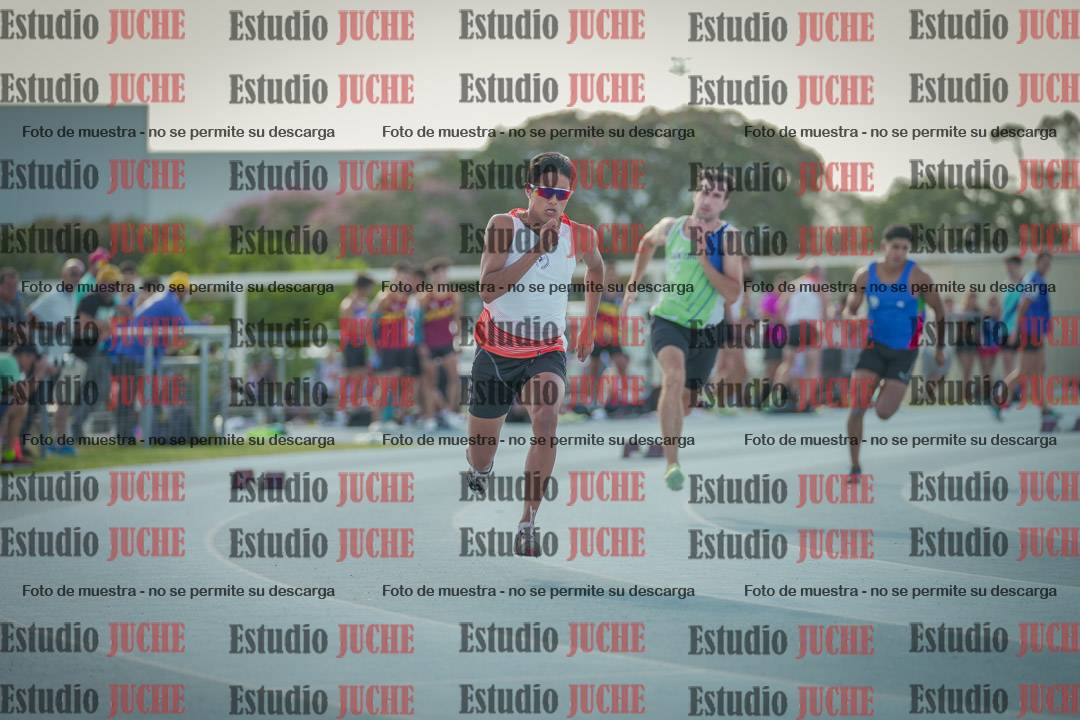 Fotos de los 400 m llanos de varones