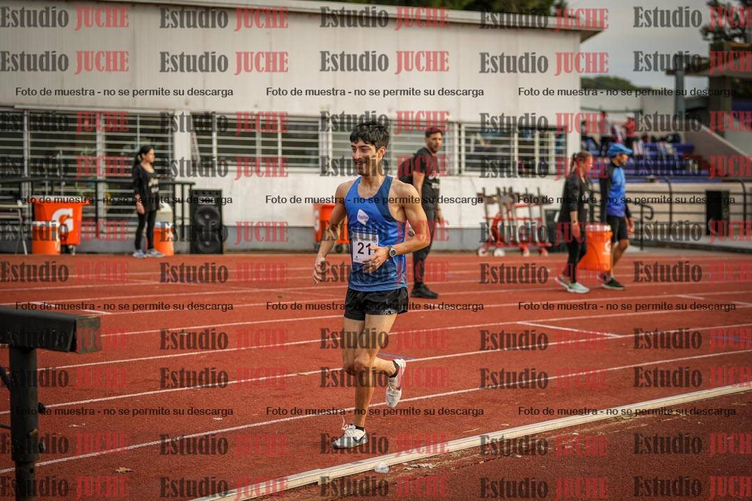 Fotos de los 3000 m con obstáculos de varones