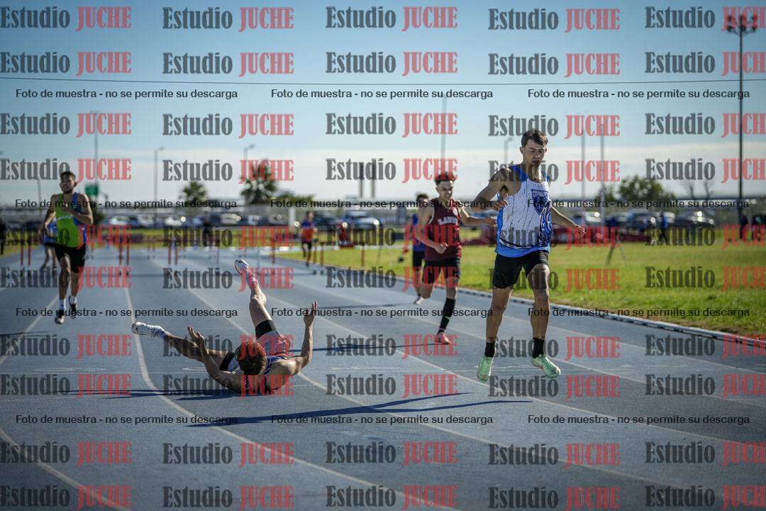 Fotos de los 400 m con vallas de varones