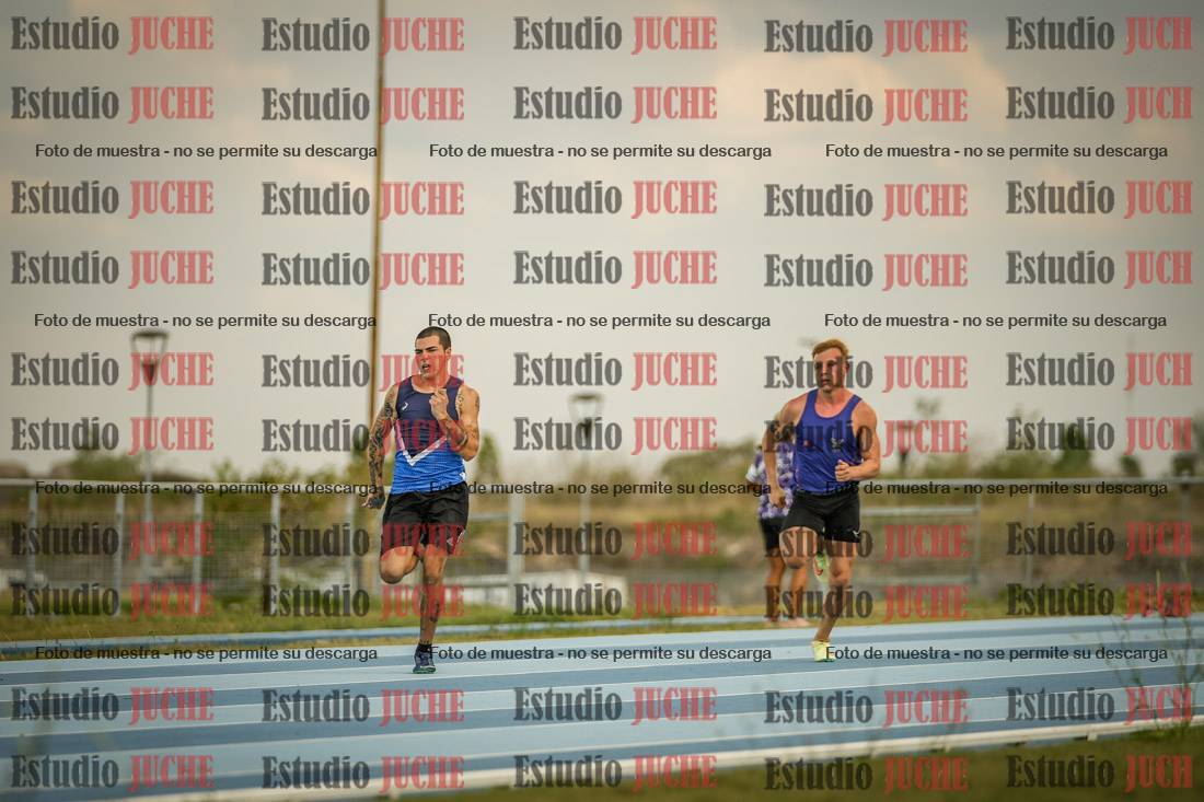 Fotos de los 300 m llanos de varones