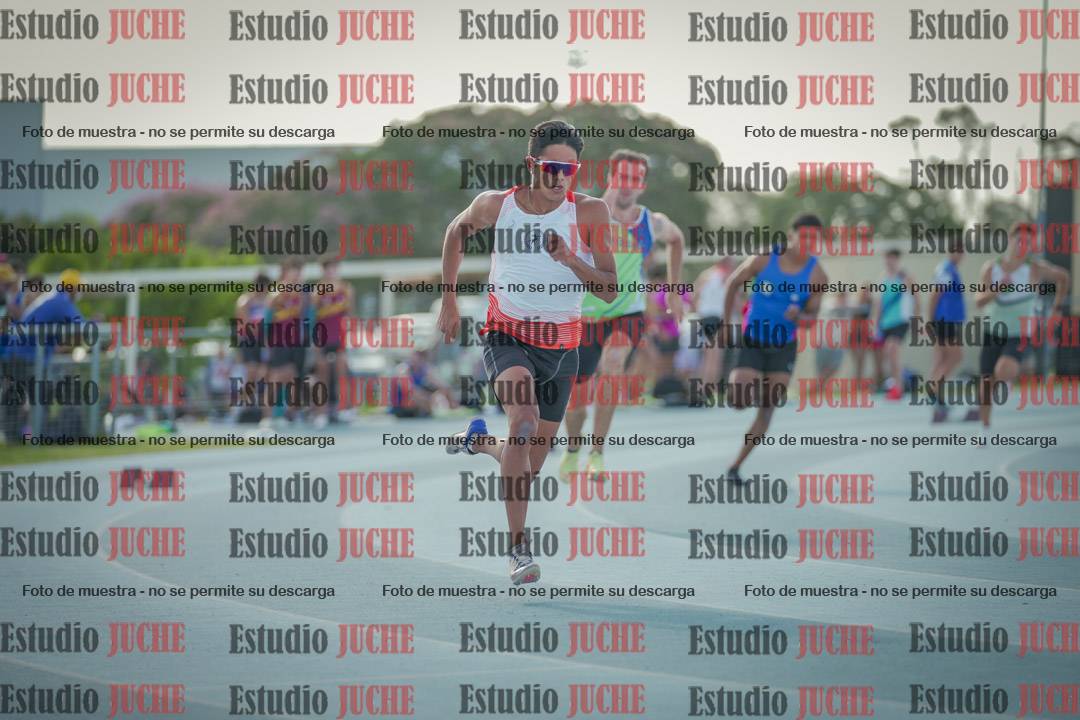 Fotos de los 400 m llanos de varones