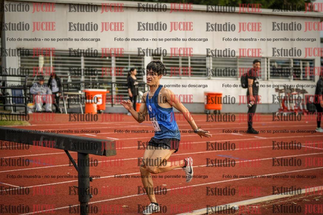 Fotos de los 3000 m con obstáculos de varones