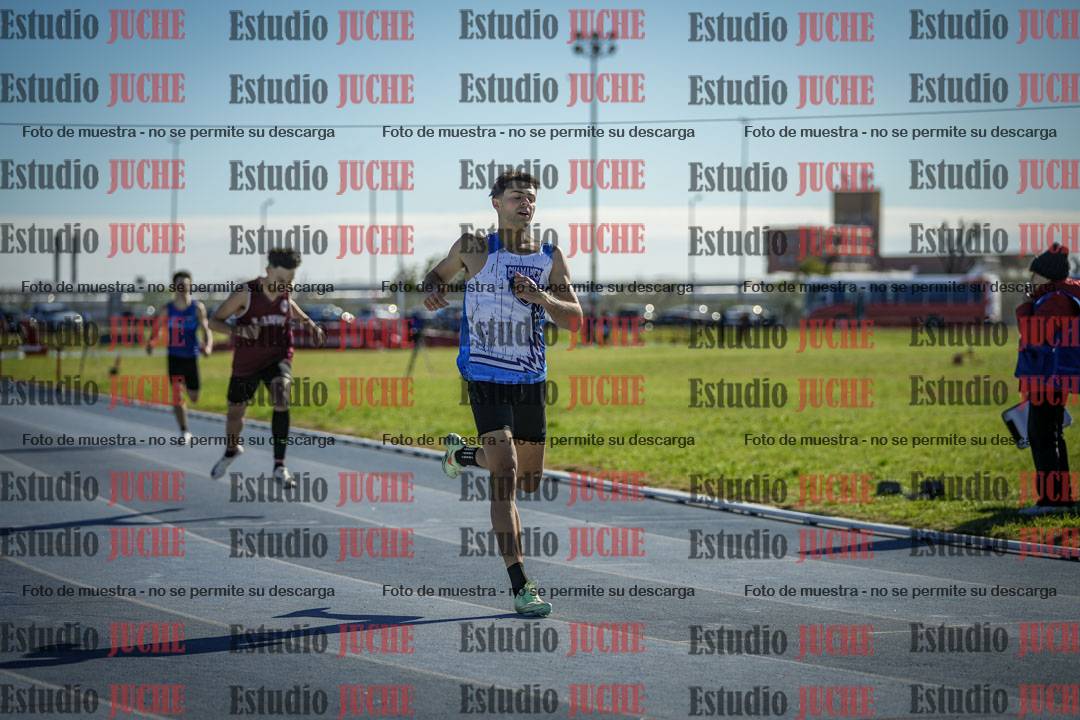 Fotos de los 400 m con vallas de varones