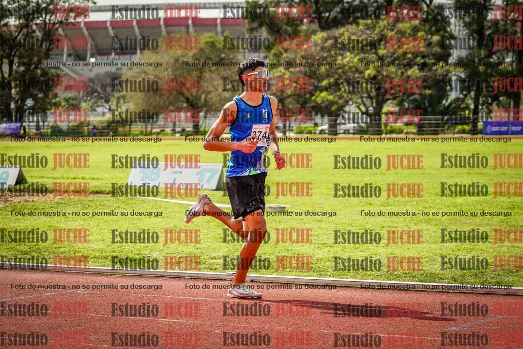 Fotos de los 1500 m con obstáculos de varones