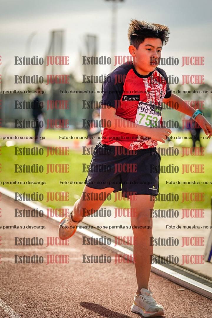 Fotos de los 600 m llanos de varones