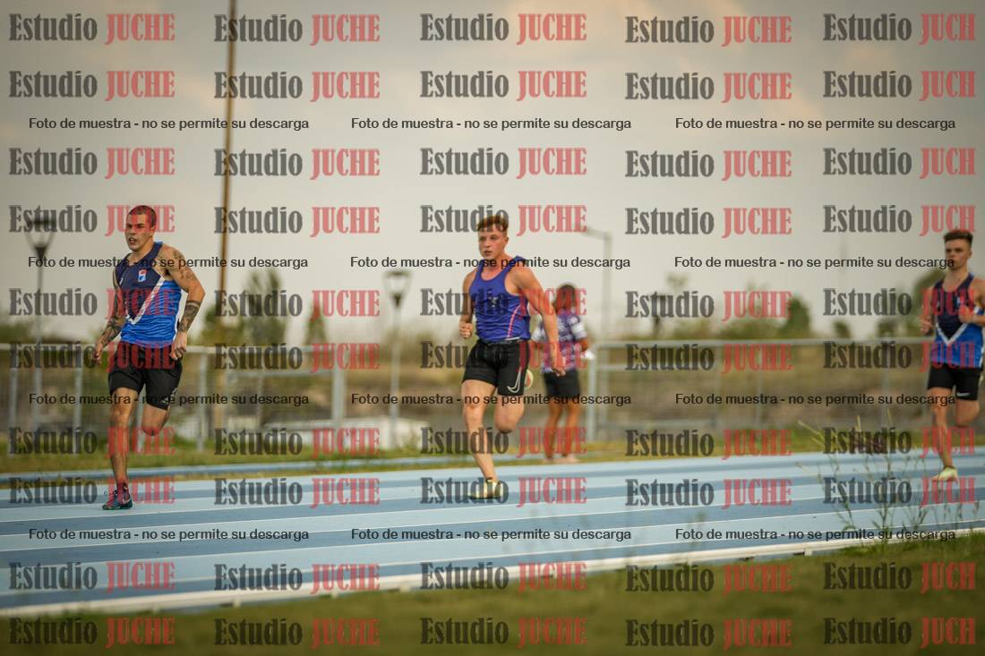 Fotos de los 300 m llanos de varones