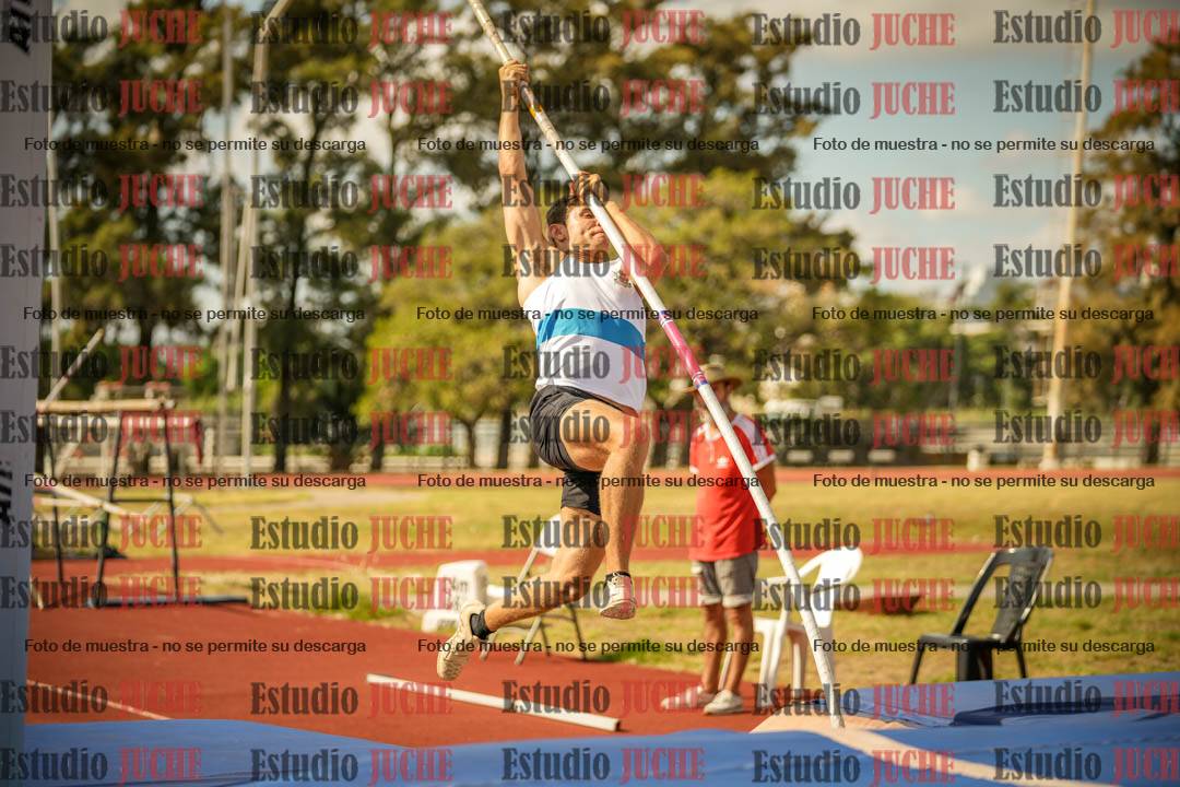 Fotos del salto con garrocha de mujeres y varones