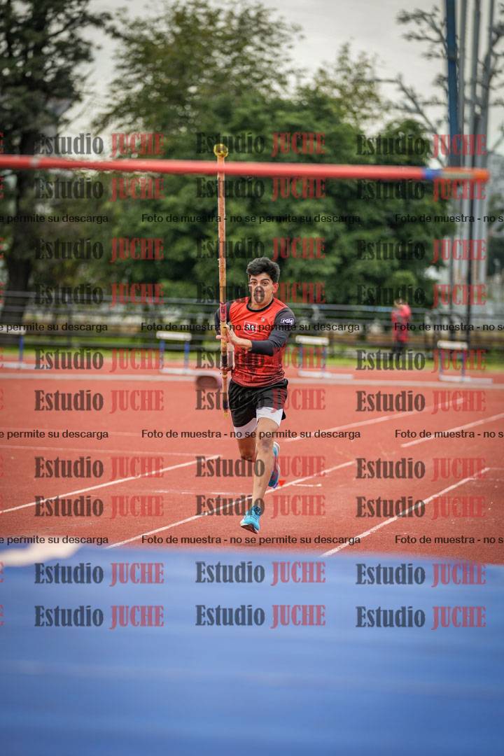 Fotos del salto con garrocha de varones - decatlón 8