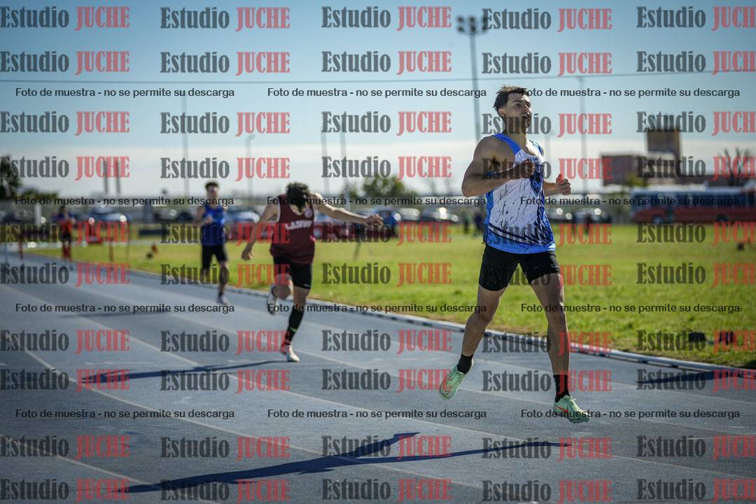 Fotos de los 400 m con vallas de varones
