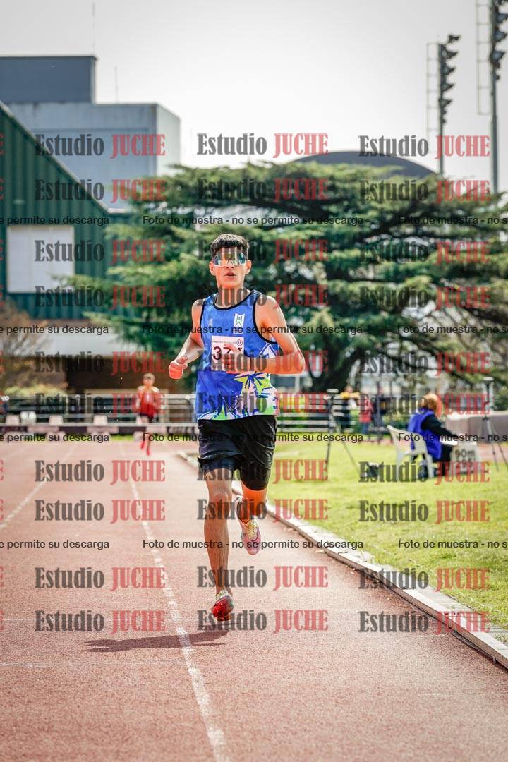 Fotos de los 1500 m con obstáculos de varones