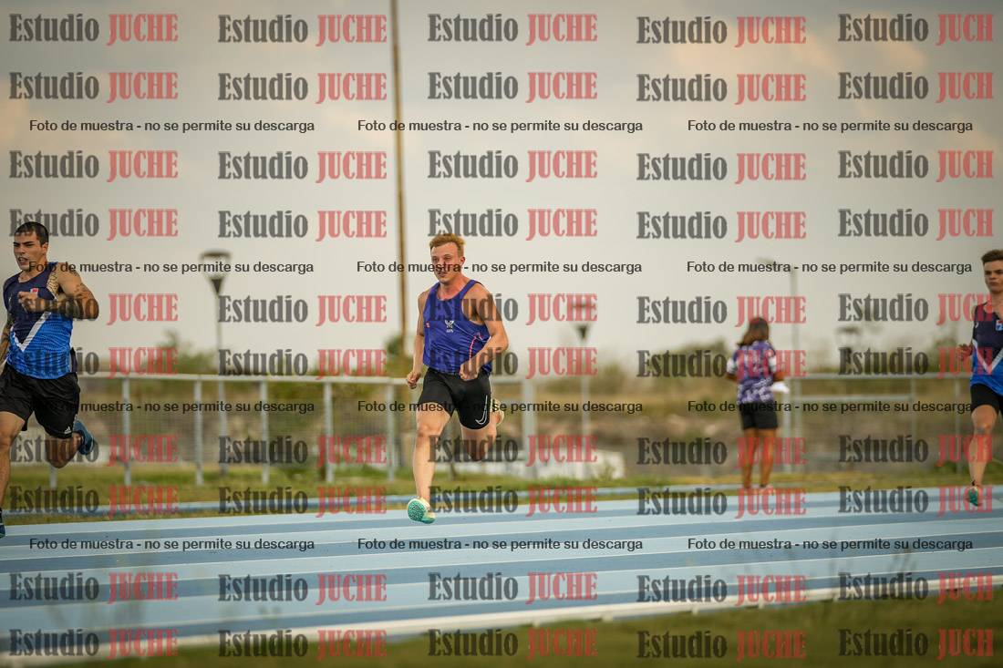 Fotos de los 300 m llanos de varones